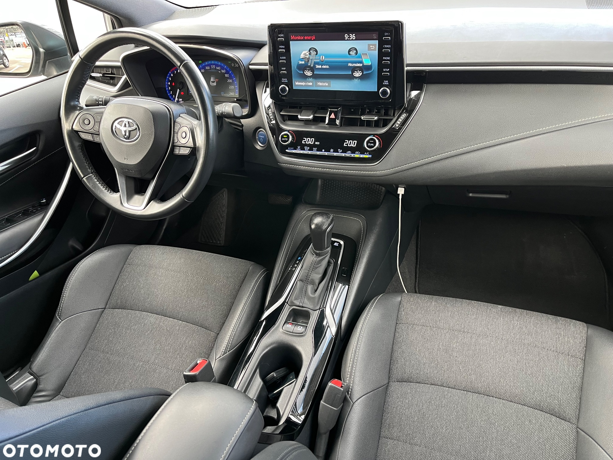 Toyota Corolla 2.0 Hybrid Comfort - 34