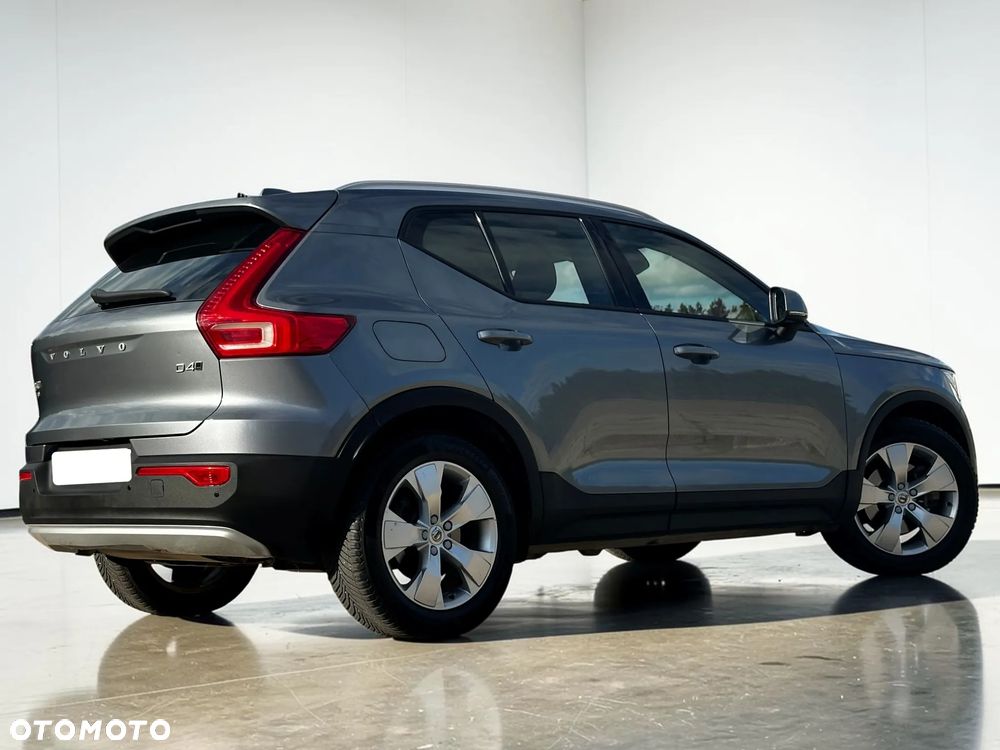 Volvo XC 40 D4 AWD Geartronic Momentum - 17