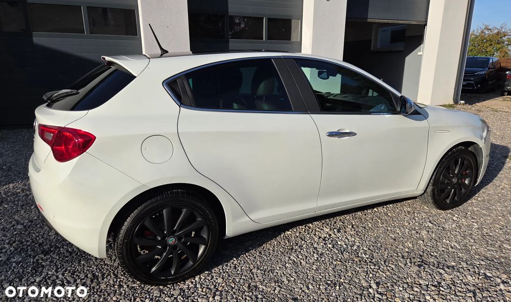 Alfa Romeo Giulietta 1.6 JTDM Distinctive - 4