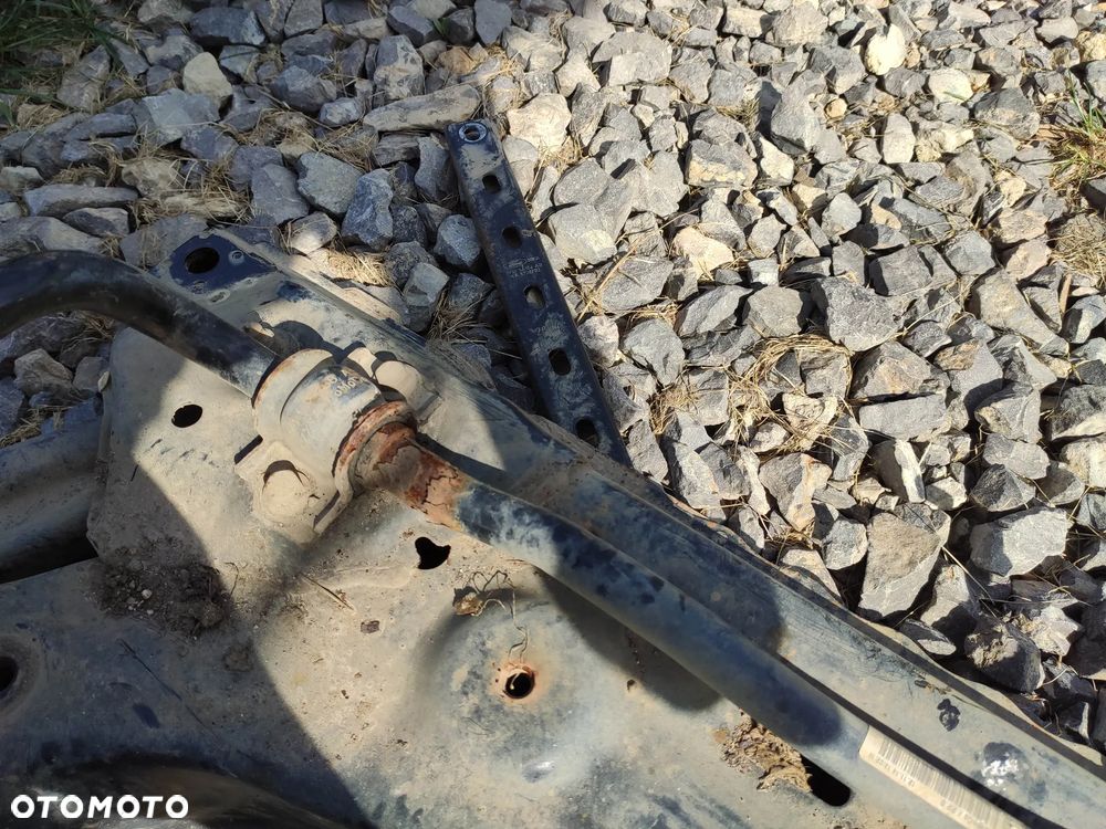 KL Kołyska Sanki Przód Ford Fiesta MKVII MK7 08- 1.25 - 3