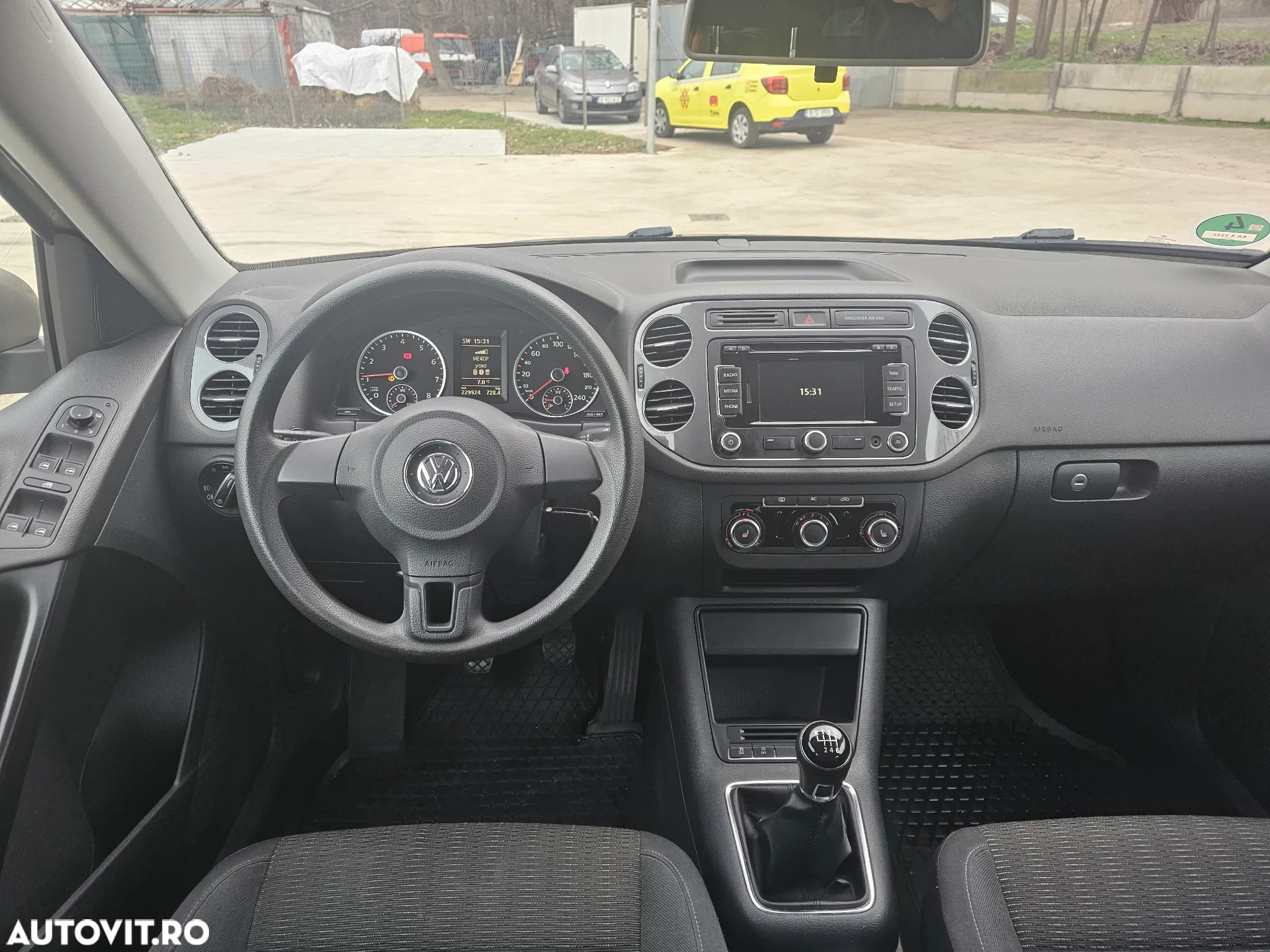 Volkswagen Tiguan 1.4 TSI BMT Sport&Style - 8