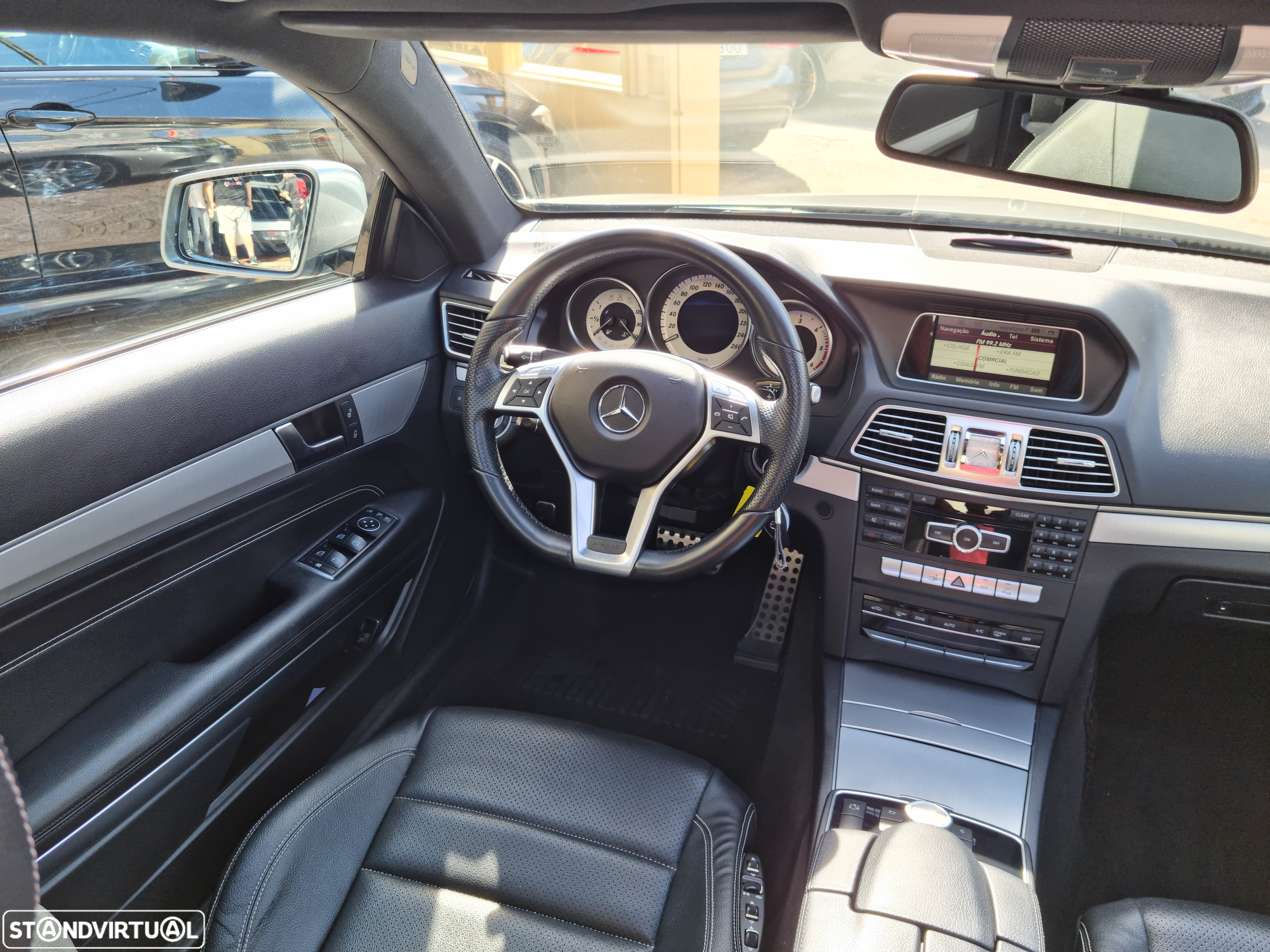Mercedes-Benz E 220 CDI DPF Coupe BlueEFFICIENCY 7G-TRONIC Avantgarde - 25