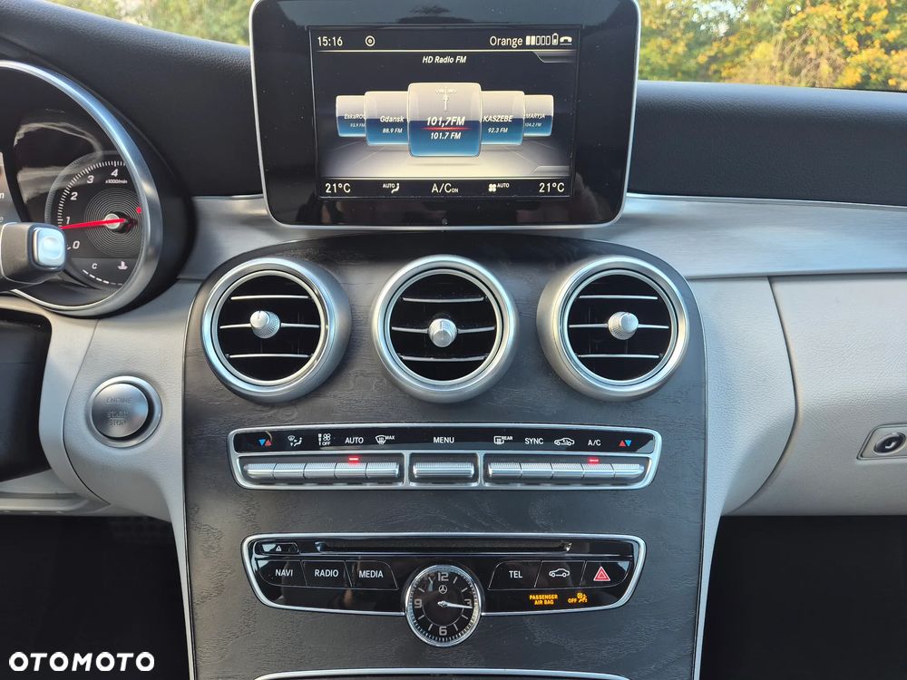 Mercedes-Benz Klasa C 300 9G-TRONIC AMG Line - 27