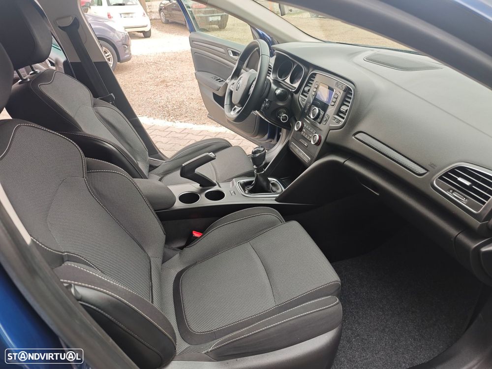 Renault Mégane 1.5 Blue dCi Zen - 12