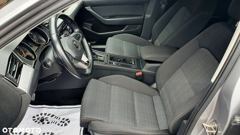 Volkswagen Passat - 12