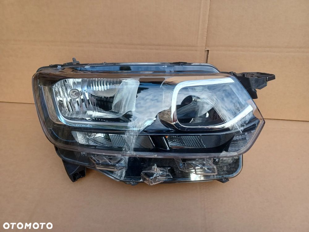 Lampa przednia prawa Citroen Berlingo III 3 K9 oryg 90146120