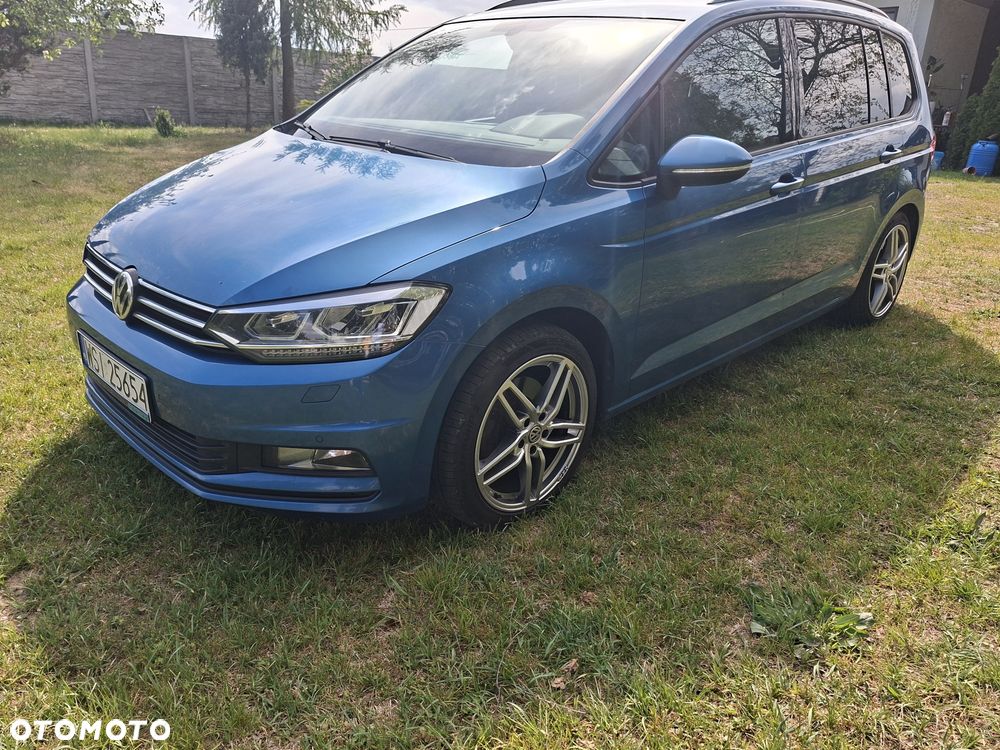 Volkswagen Touran - 1