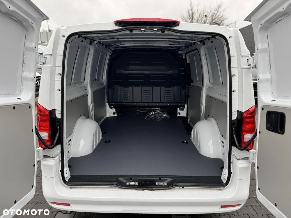 Mercedes-Benz eVito - 8