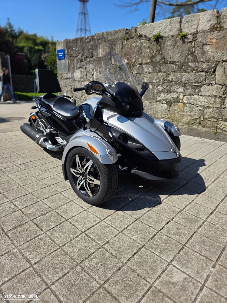 Bombardier CAN AM SPYDER - 2