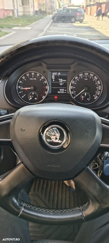 Skoda Octavia - 8