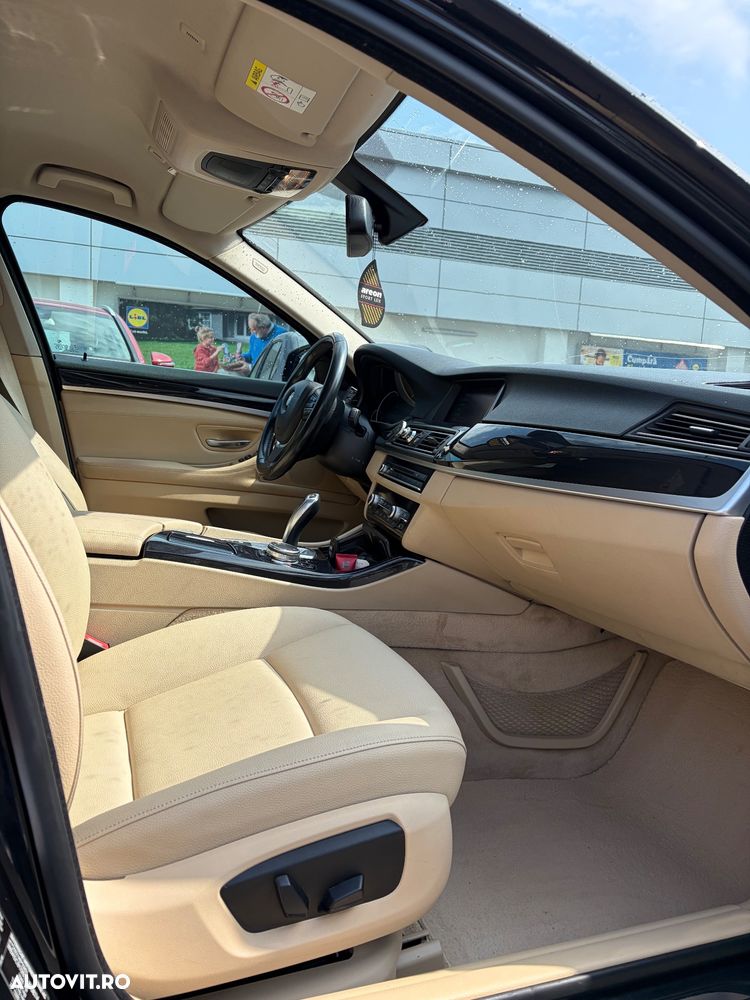 BMW Seria 5 525d xDrive AT - 9