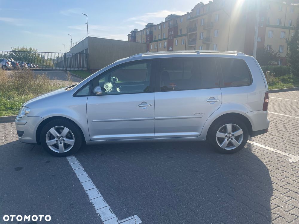 Volkswagen Touran 1.4 TSI DSG United - 20