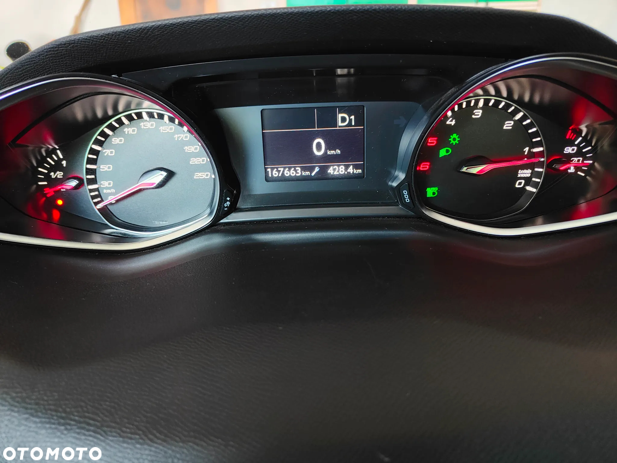 Peugeot 308 BlueHDi FAP 130 EAT8 Stop & Start Allure Pack - 17