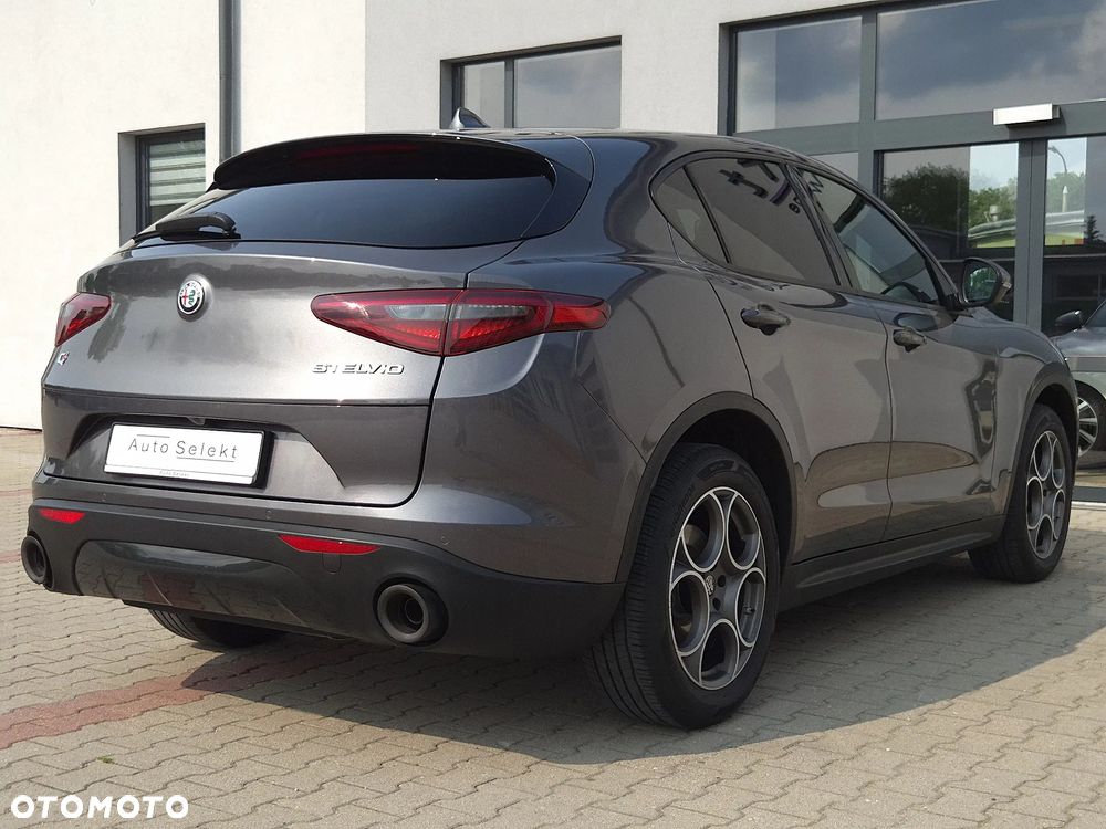 Alfa Romeo Stelvio 2.0 Turbo Sprint Q4 - 9
