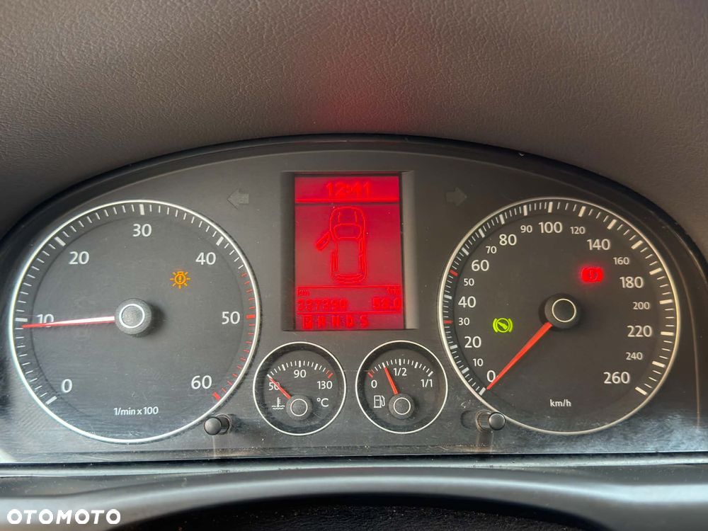 Volkswagen Touran 2.0 TDI DPF Highline DSG - 10
