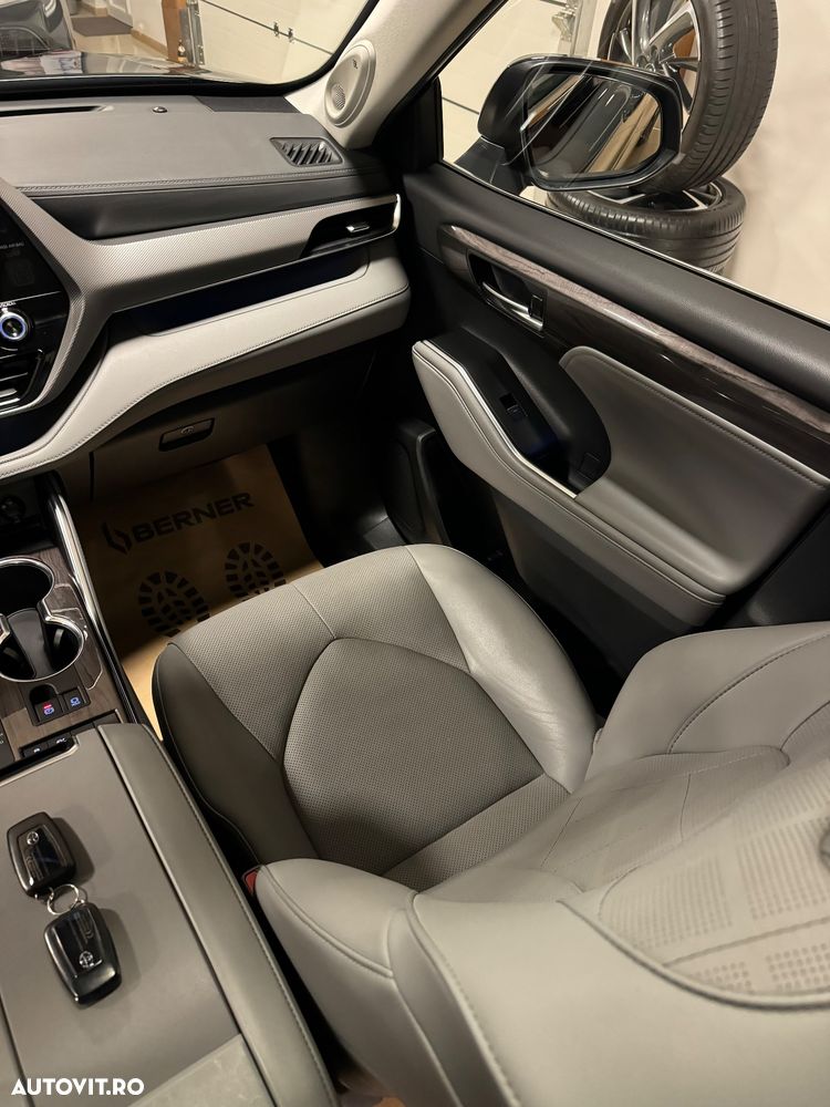 Toyota Highlander 2.5 Hybrid Luxury - 15