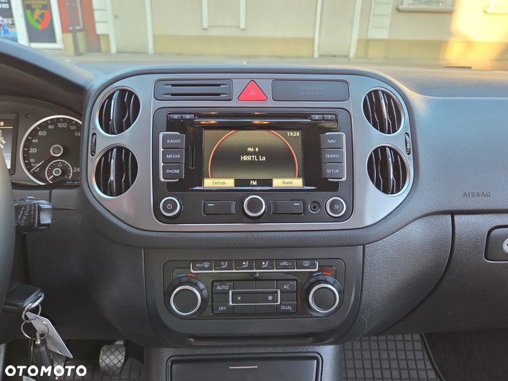 Volkswagen Tiguan 2.0 TDI DPF BlueMotion Technology Sport & Style - 35