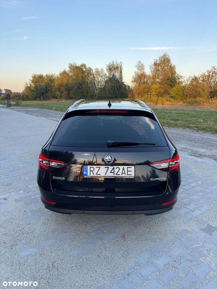 Skoda Superb 2017 photo 5
