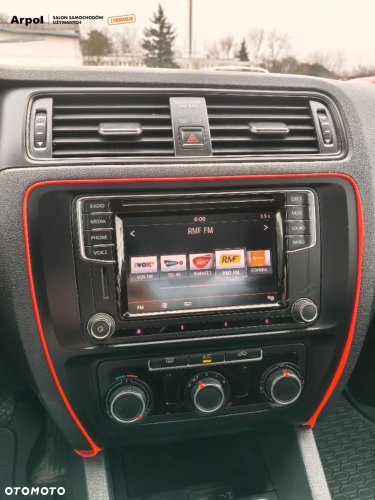 Volkswagen Jetta - 16