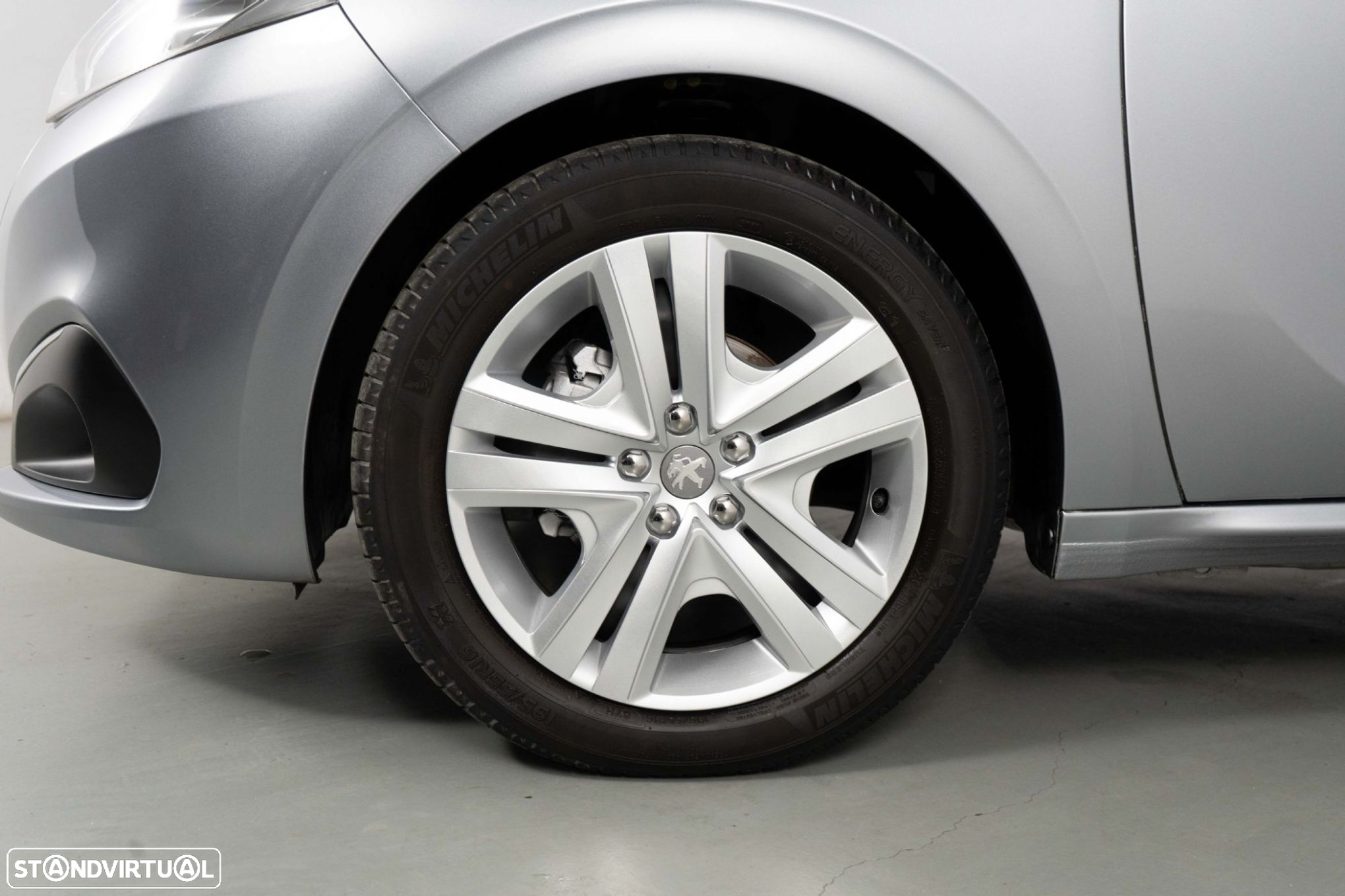 Peugeot 208 1.2 PureTech Style - 17