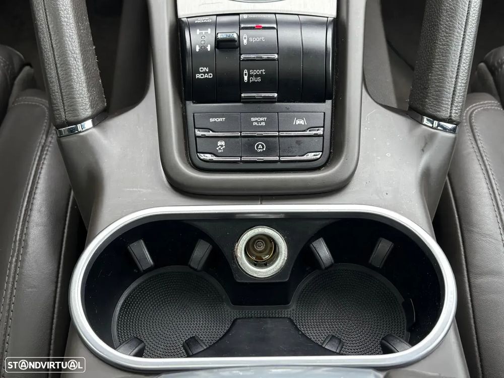 Porsche Cayenne Platinum Edition - 25