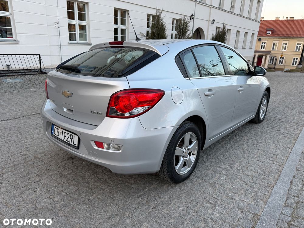 Chevrolet Cruze 1.6 LT - 4