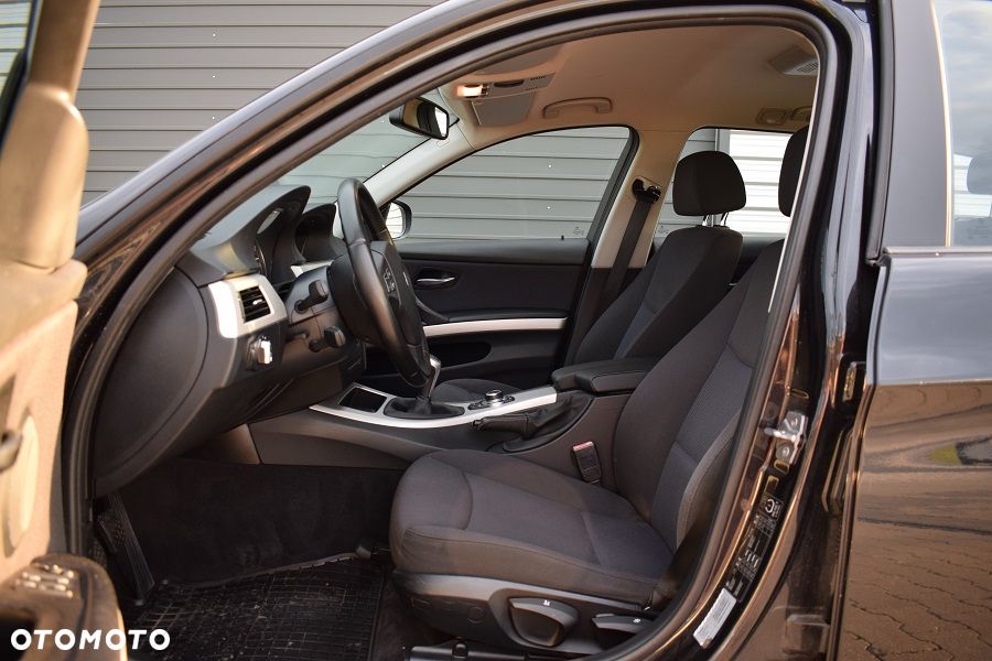 BMW Seria 3 318d DPF Edition Lifestyle - 6