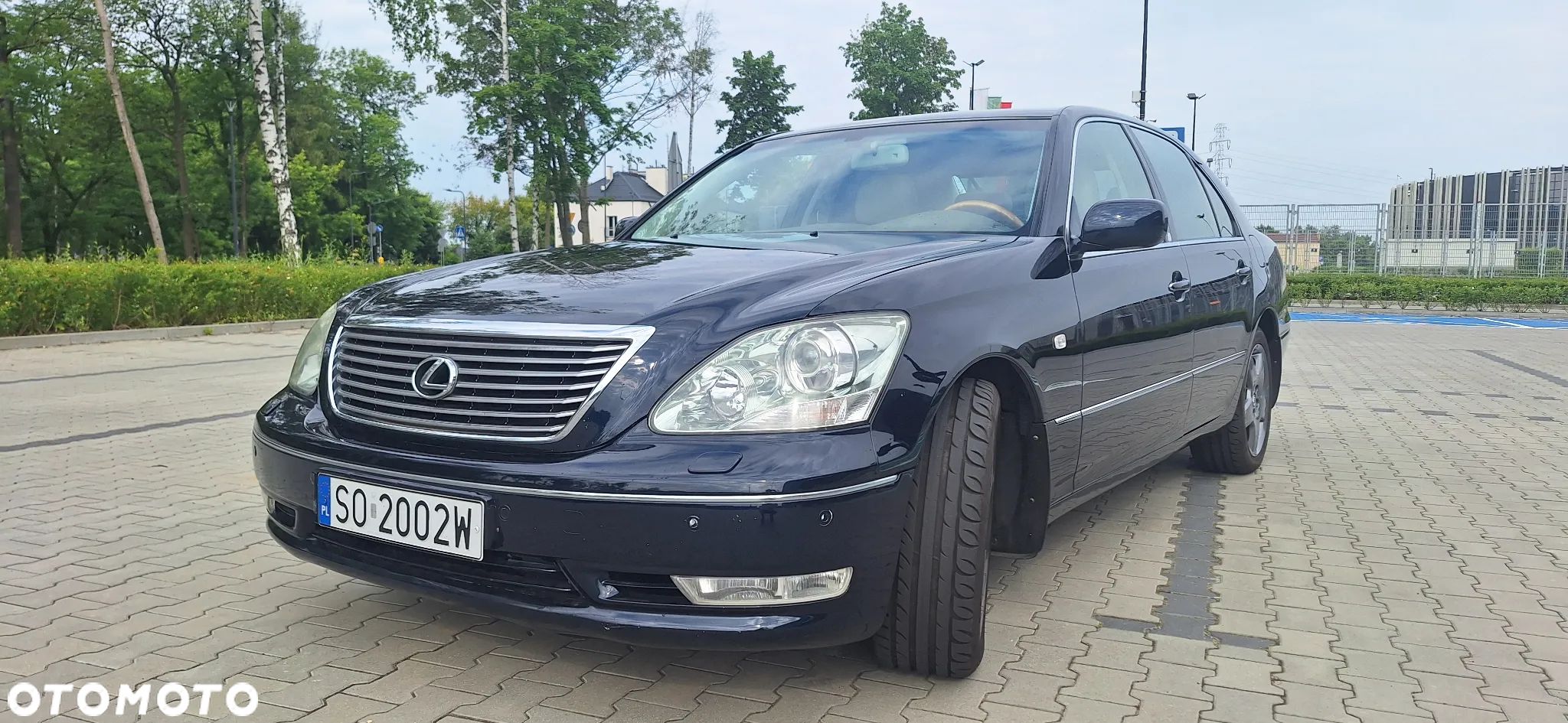 Lexus LS - 1