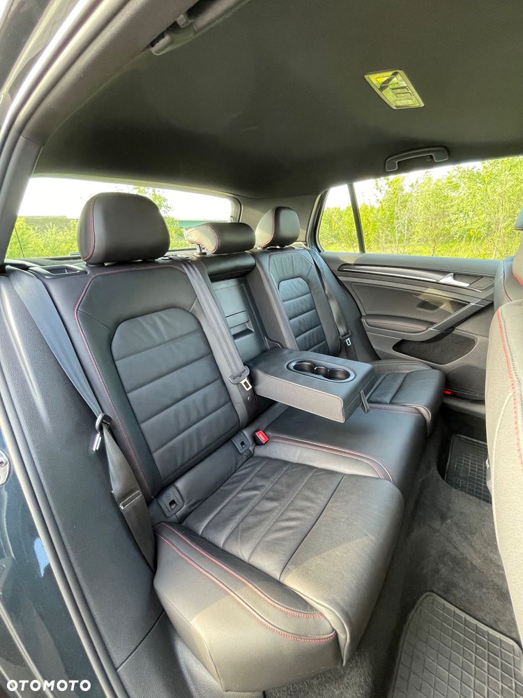 Volkswagen Golf - 15