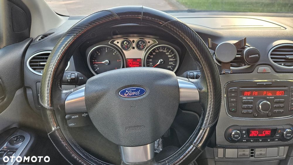 Ford Focus 1.6 TDCi DPF Titanium - 25