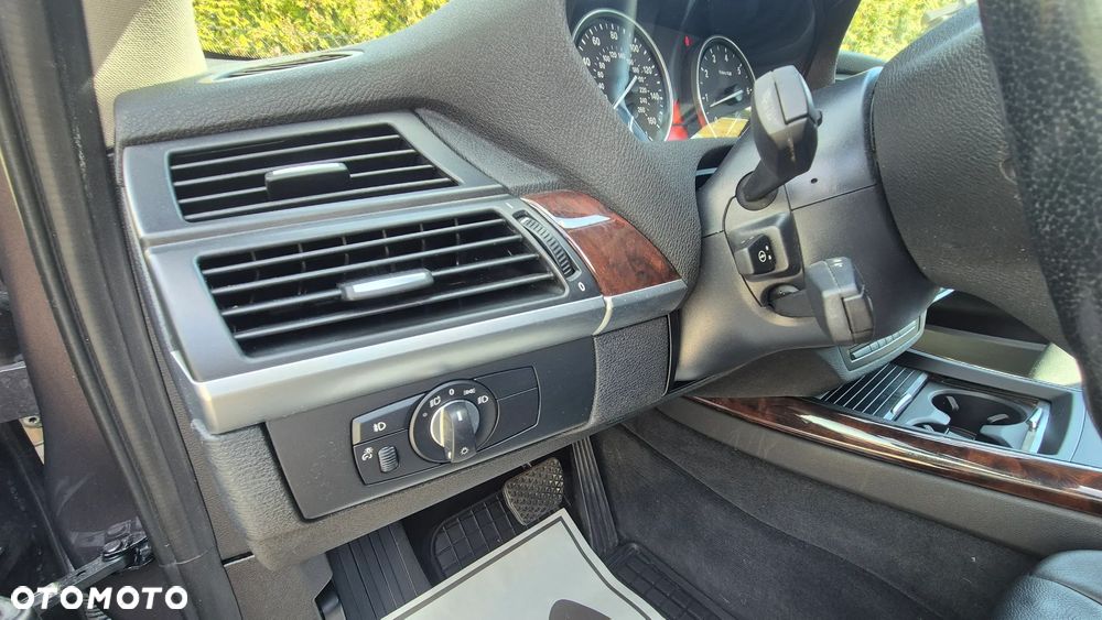 BMW X5 xDrive35i Edition Exclusive - 28