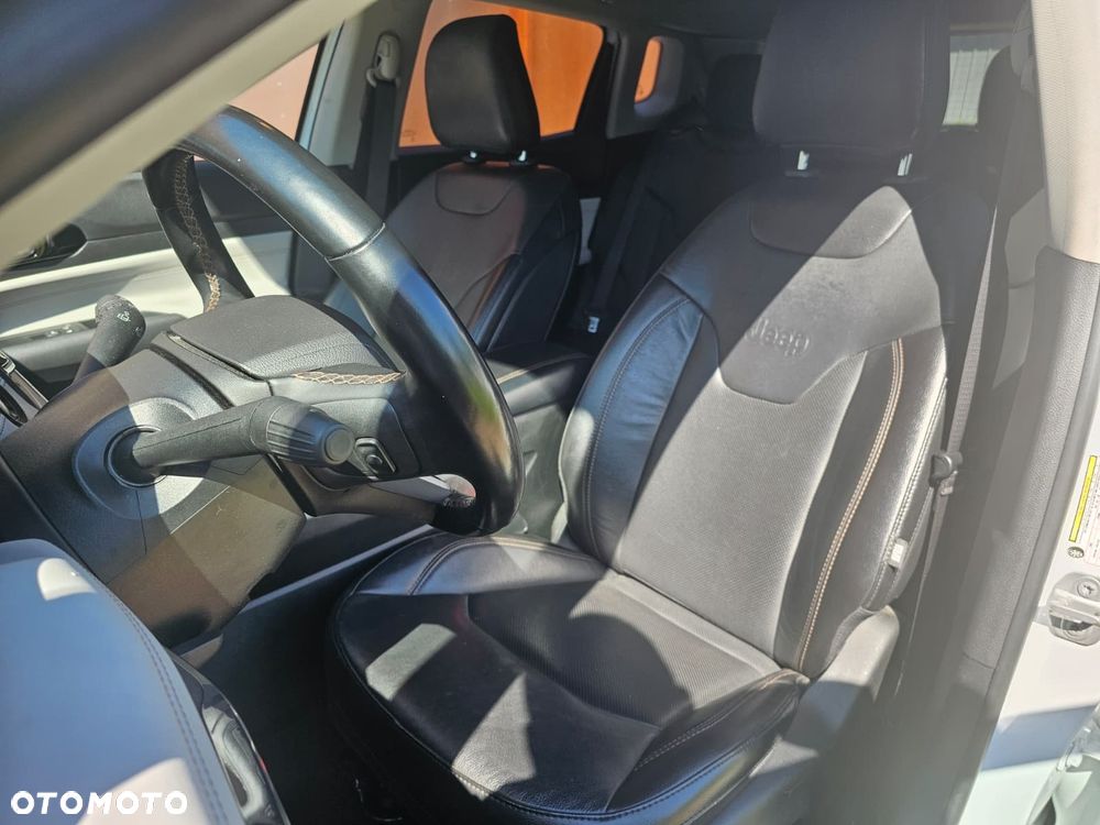 Jeep Compass - 12