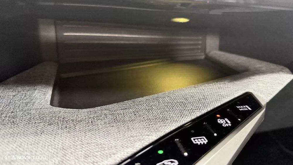 Peugeot E-3008 73 kWh GT - 26