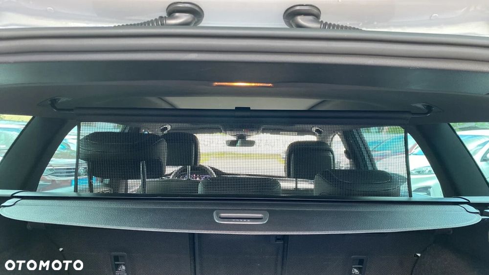 Volkswagen Passat - 34