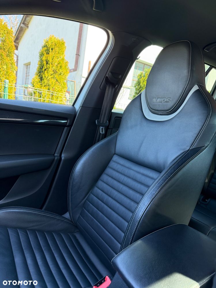 Skoda Octavia 2.0 TDI DSG RS - 13