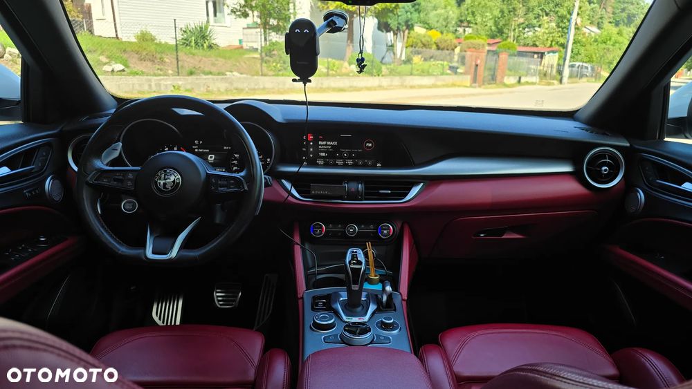 Alfa Romeo Stelvio 2.0 Turbo TI Q4 - 10