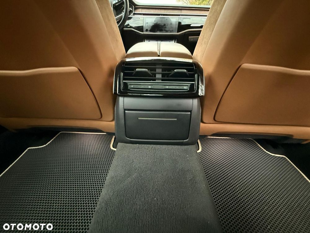 Audi A8 - 18