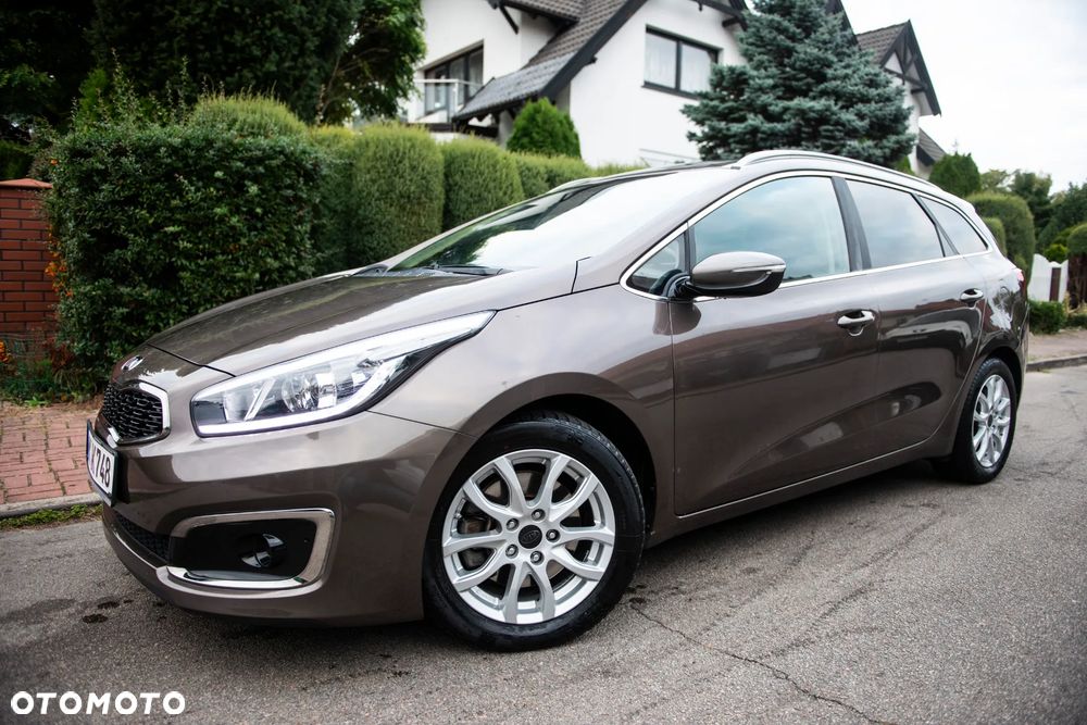 Kia Ceed 1.6 GDI ISG Vision - 1