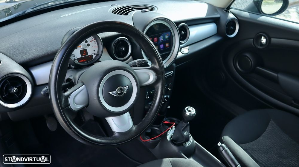 MINI 3 Portas Cooper D - 25