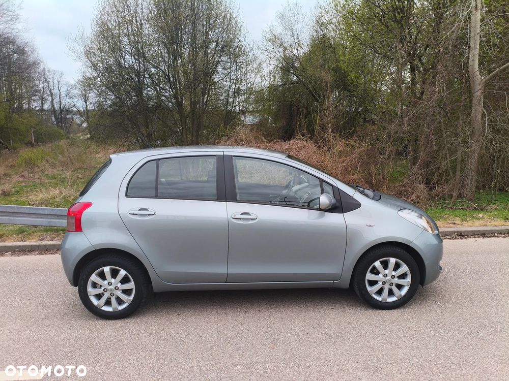 Toyota Yaris 1.3 VVT-i Team - 4