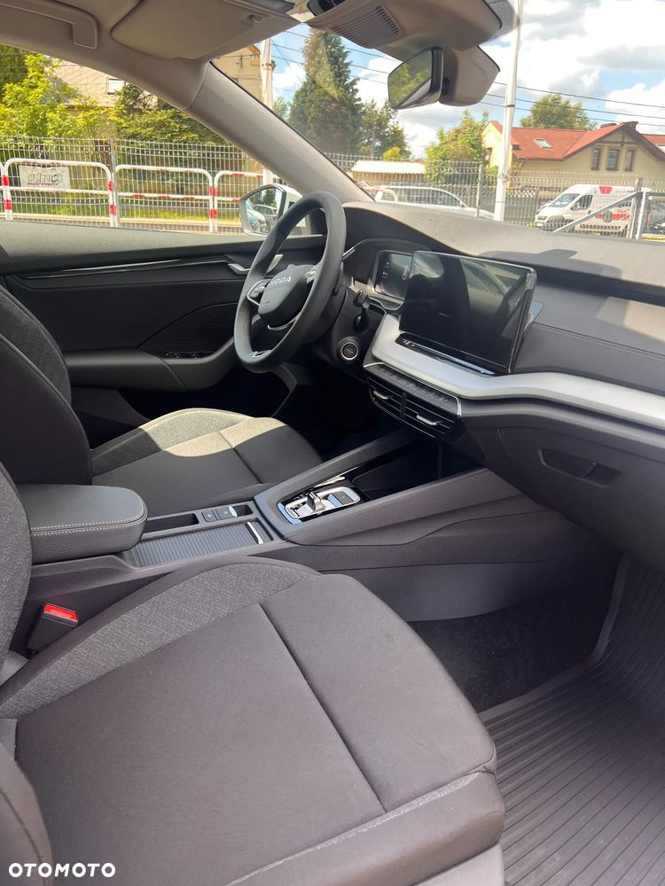 Skoda Octavia 2.0 TDI Drive Essence DSG - 10
