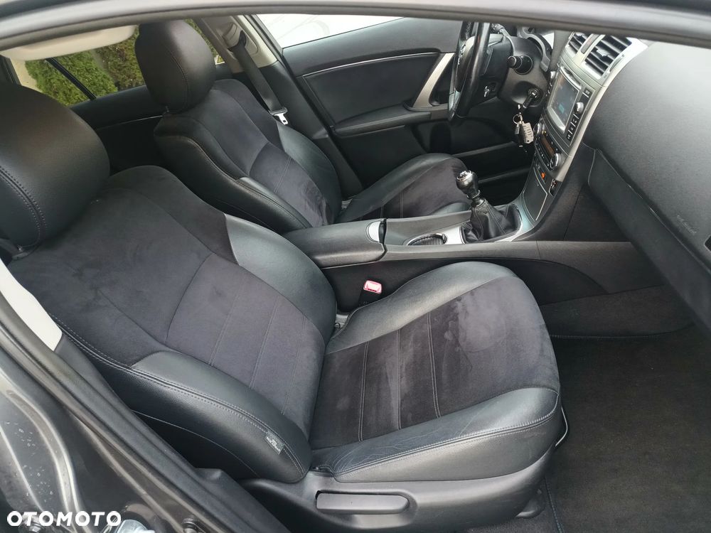 Toyota Avensis 1.8 Edition (2014) - 9