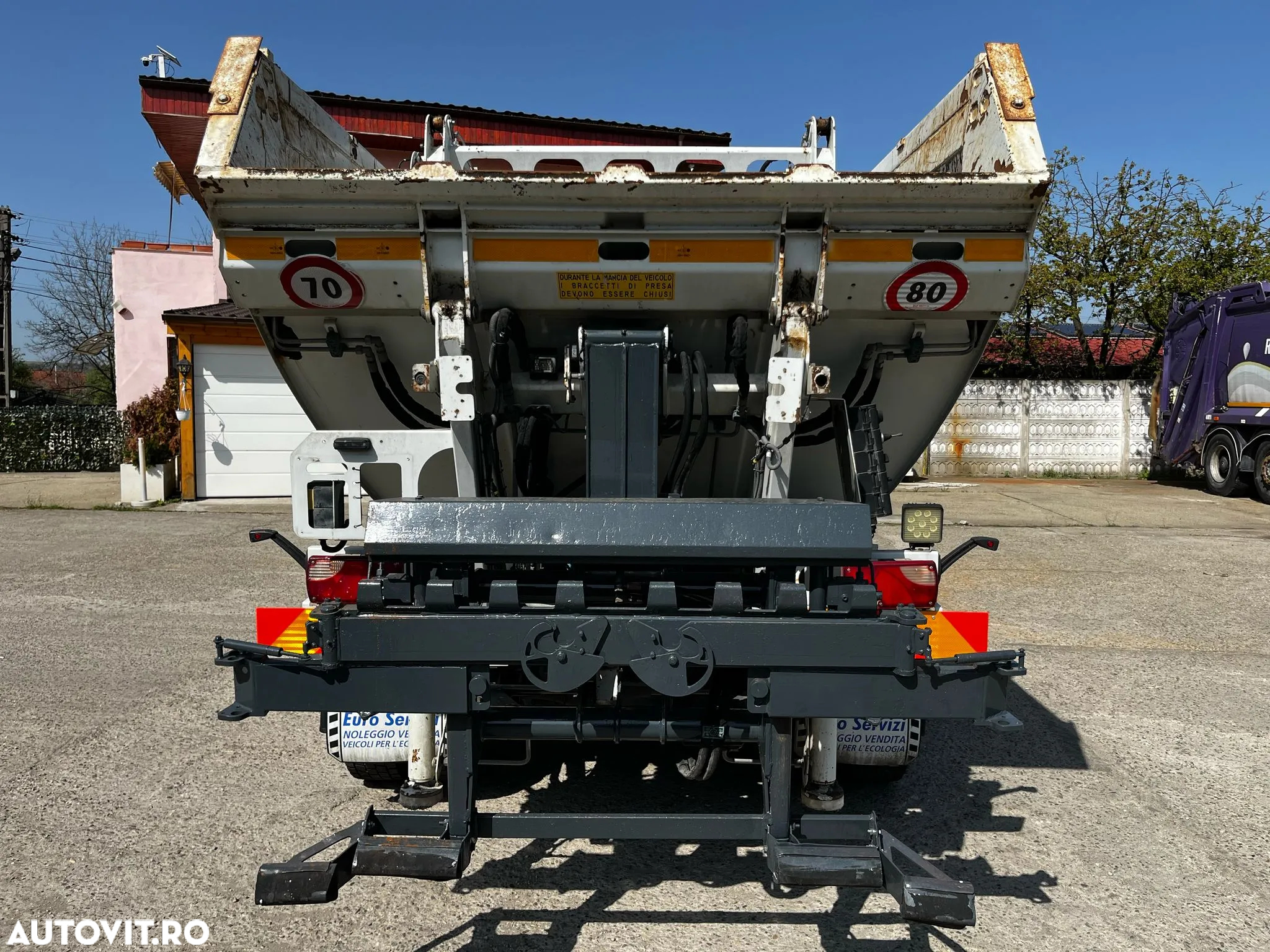 Isuzu P75 - 5