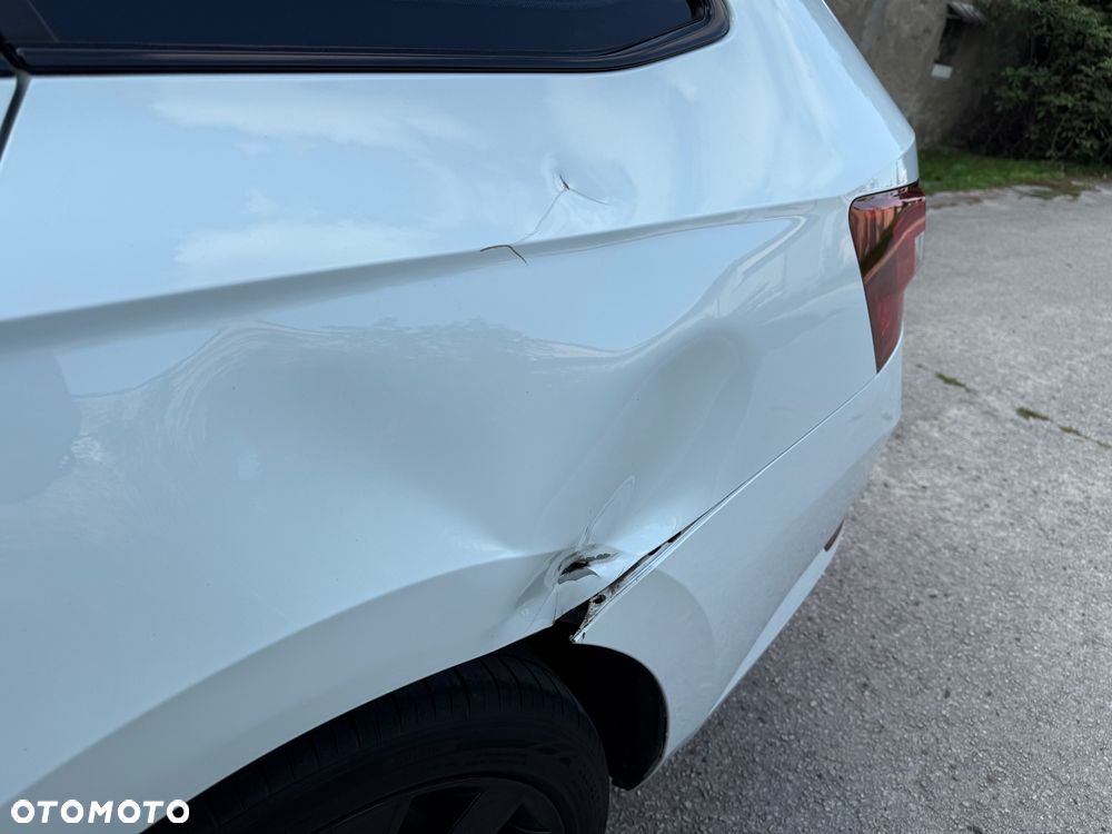 Skoda Superb Combi 2.0 TDI DSG Ambition - 11