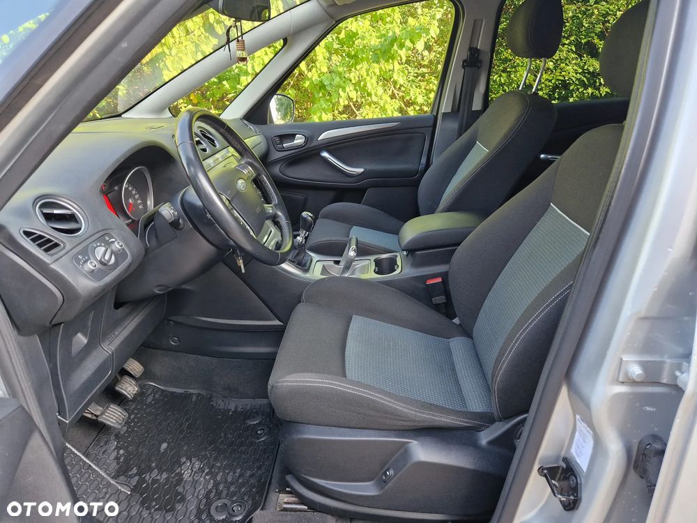 Ford S-Max 2.0 TDCi DPF Ambiente - 25