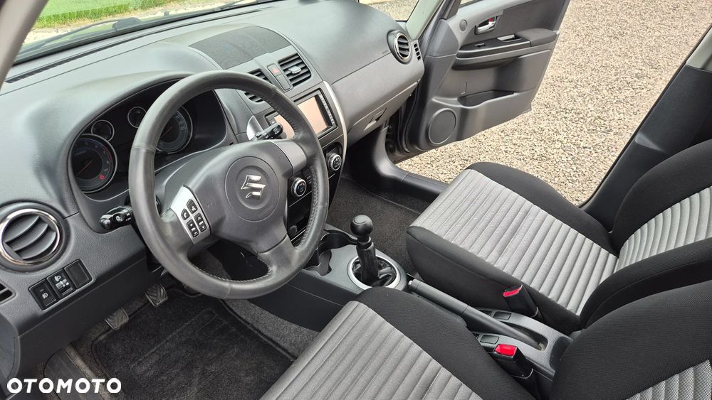Suzuki SX4 1.6 VVT Streetline 4x2 Club - 16