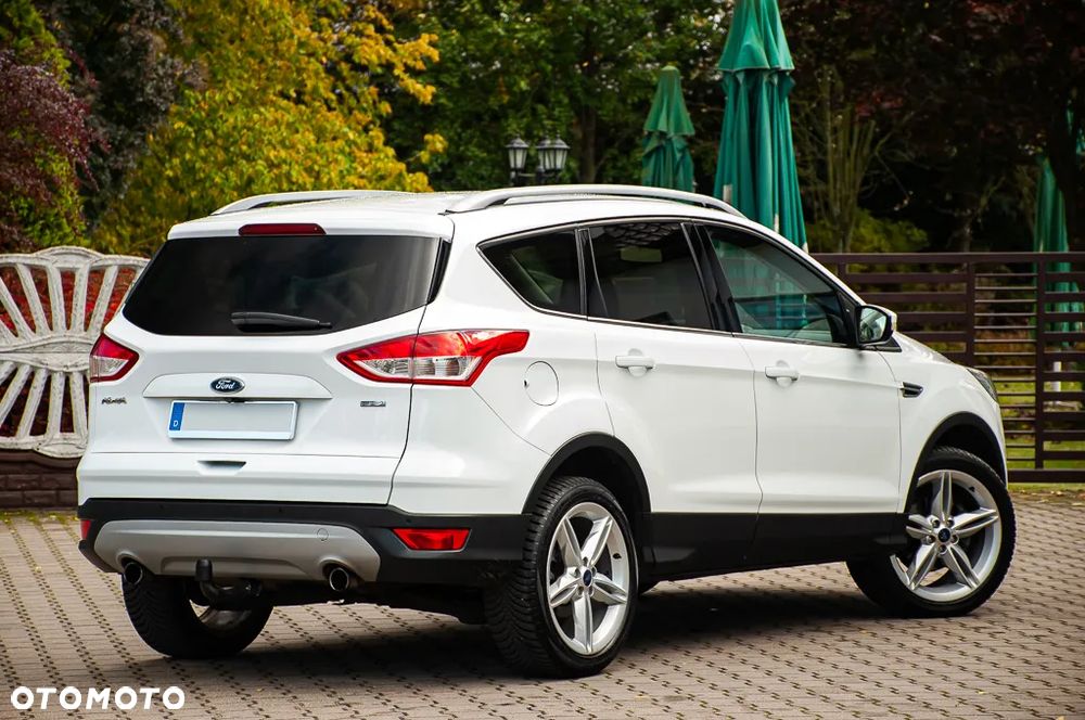 Ford Kuga 1.5 EcoBoost TITANIUM - 4