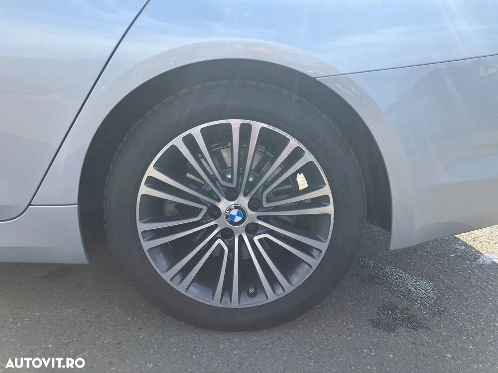 BMW Seria 5 520d AT - 24