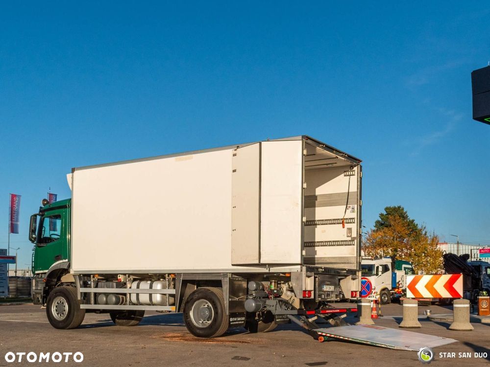 Mercedes-Benz AROCS 1830 4x4 chłodnia kamper - 4