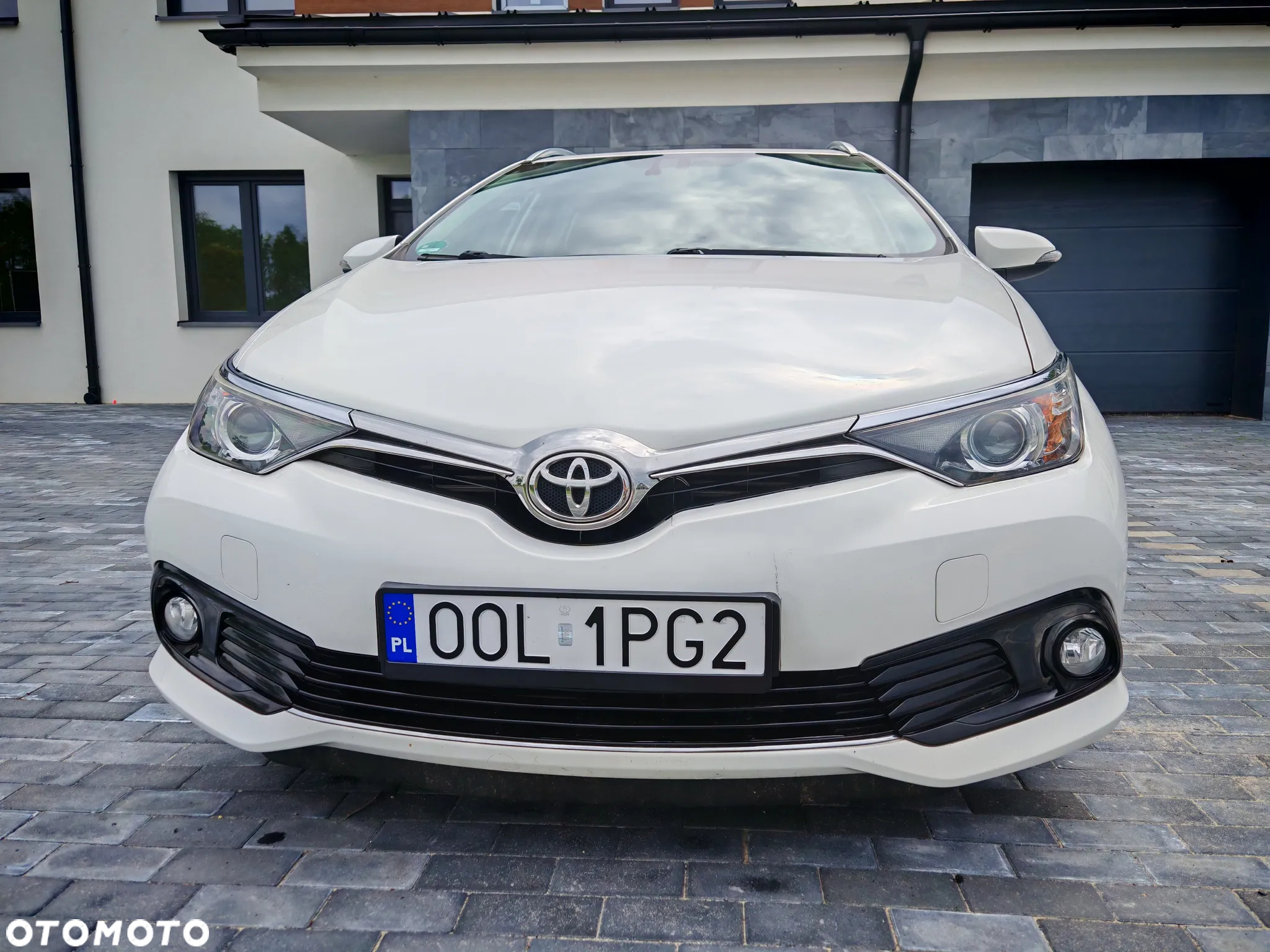 Toyota Auris 1.6 D-4D Premium - 3